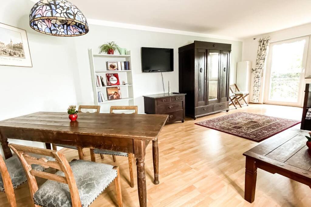 Apartment Am Auensee Mit Grosser Terrasse & Privat-Parkplatz Leipzig Eksteriør bilde